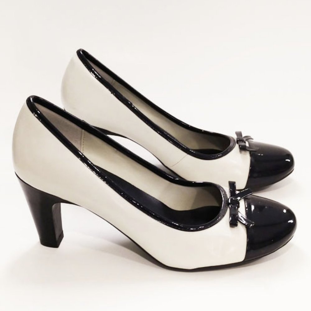 Predictions Vintage Style Navy Blue & White Heels